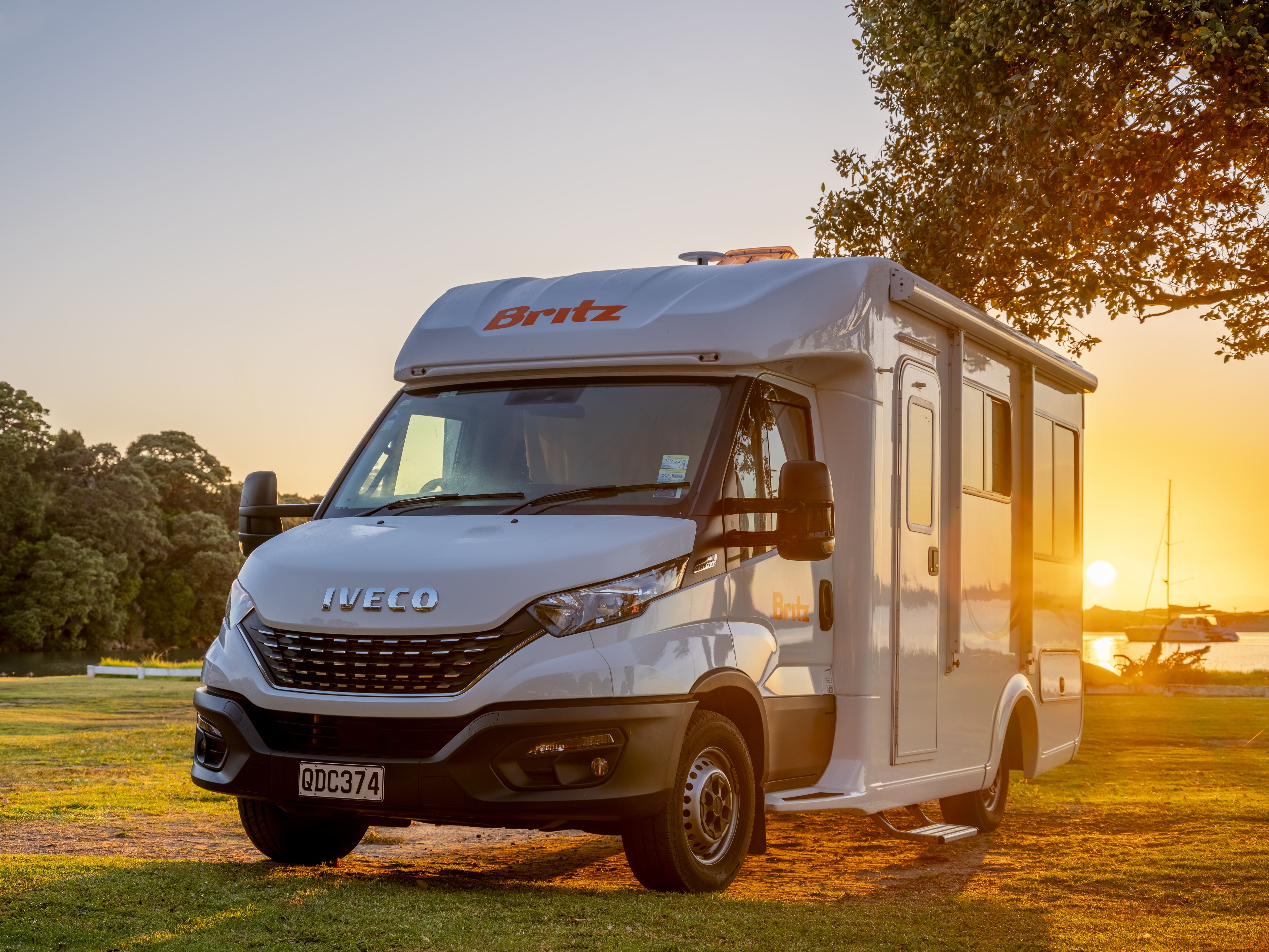 高品質な車両を2ブランドからセレクト